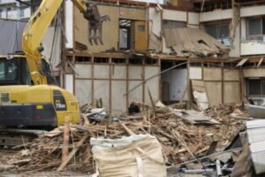 解体時に出る廃材の再資源化とリサイクルの仕組みとは?環境と費用の関係を解説